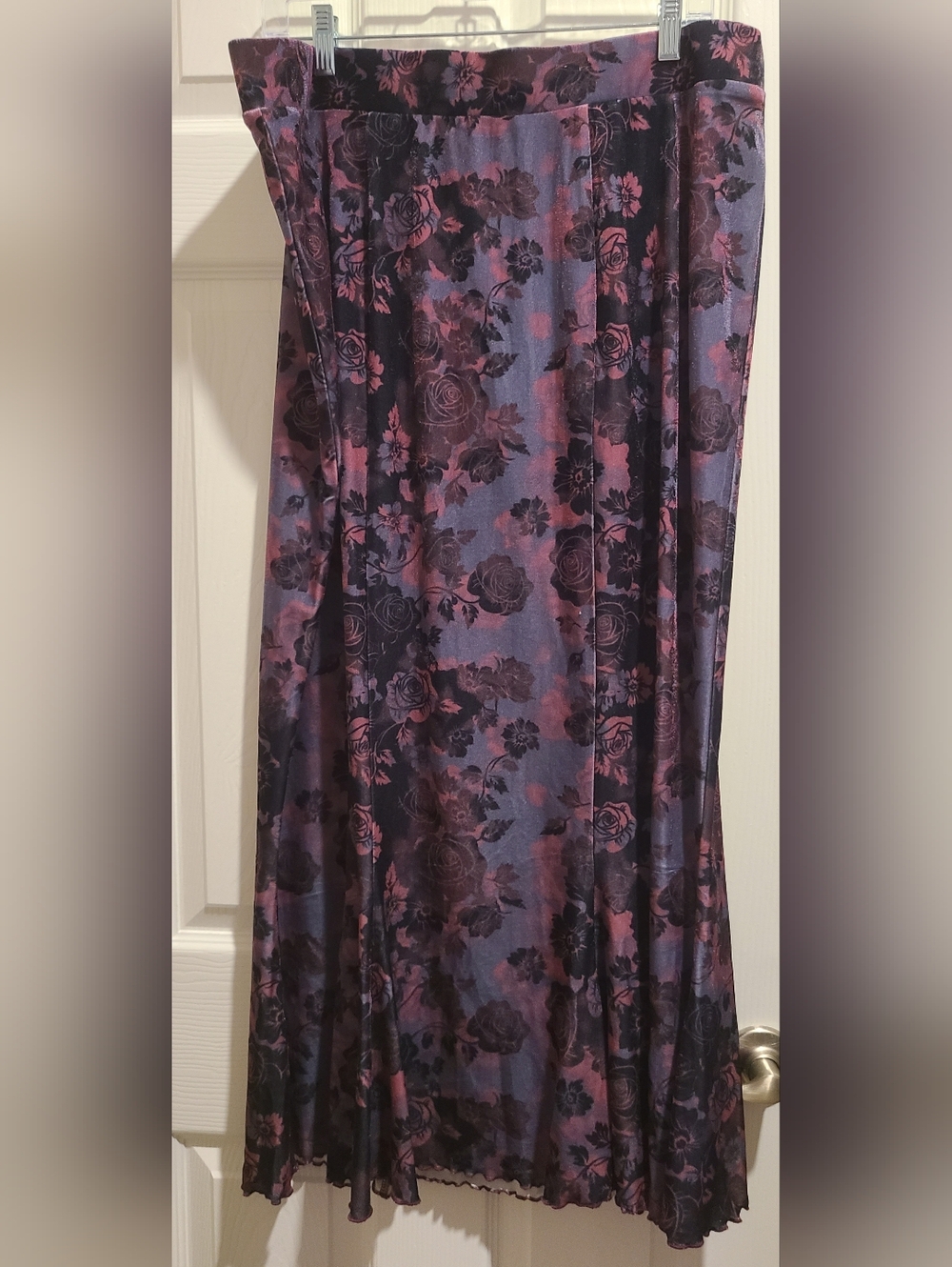 Hot Topic Cosmic Aura - Floral Print Mermaid Skirt in Deep Plum and Black 3X